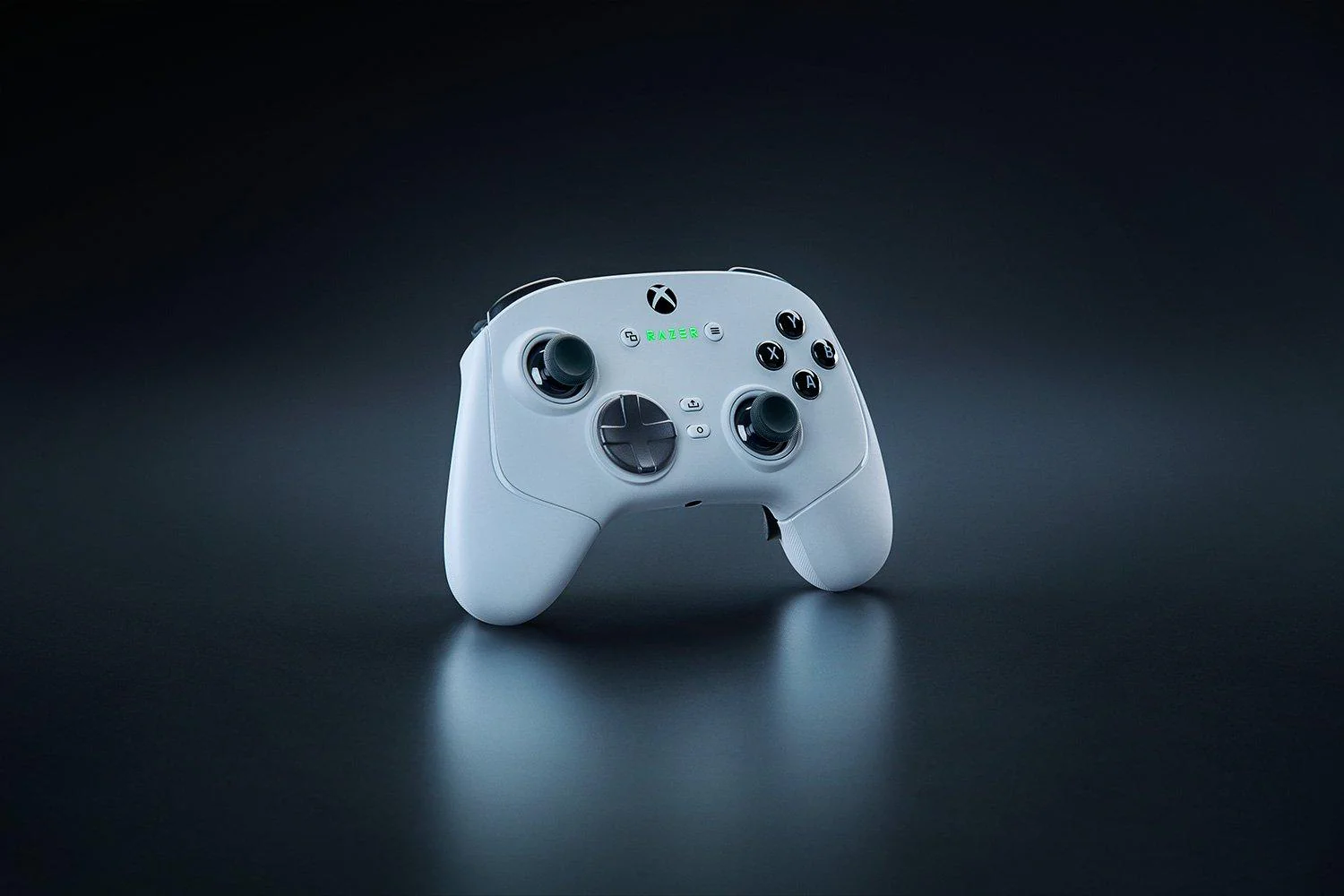 Razer – Wolverine V3 Pro – Trådløs Gaming Controller til Xbox & PC – Hvid