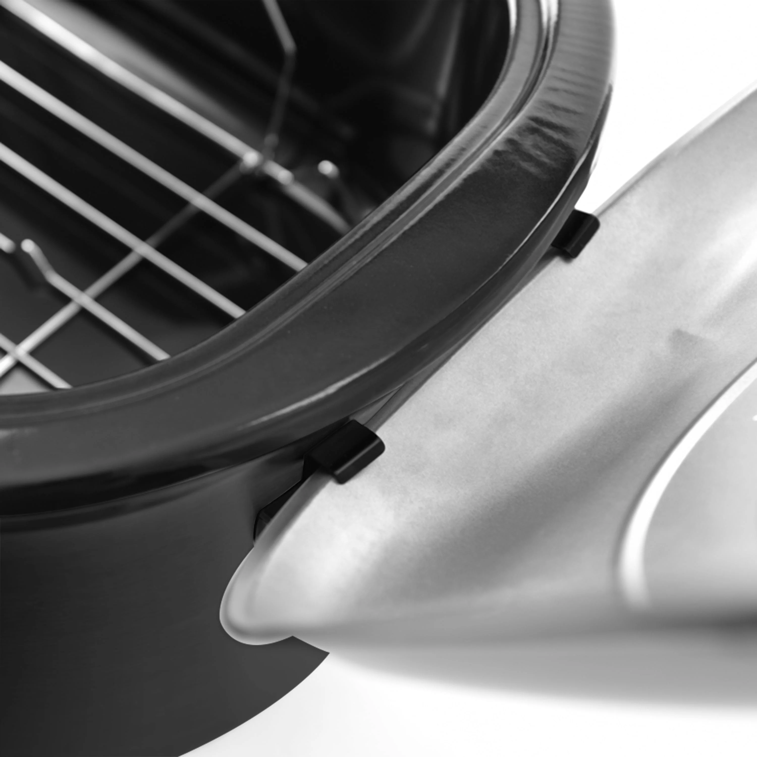 Aroma® 18Qt. Electric Roaster Oven with Metal Inner Rack - Black (ART-718B)