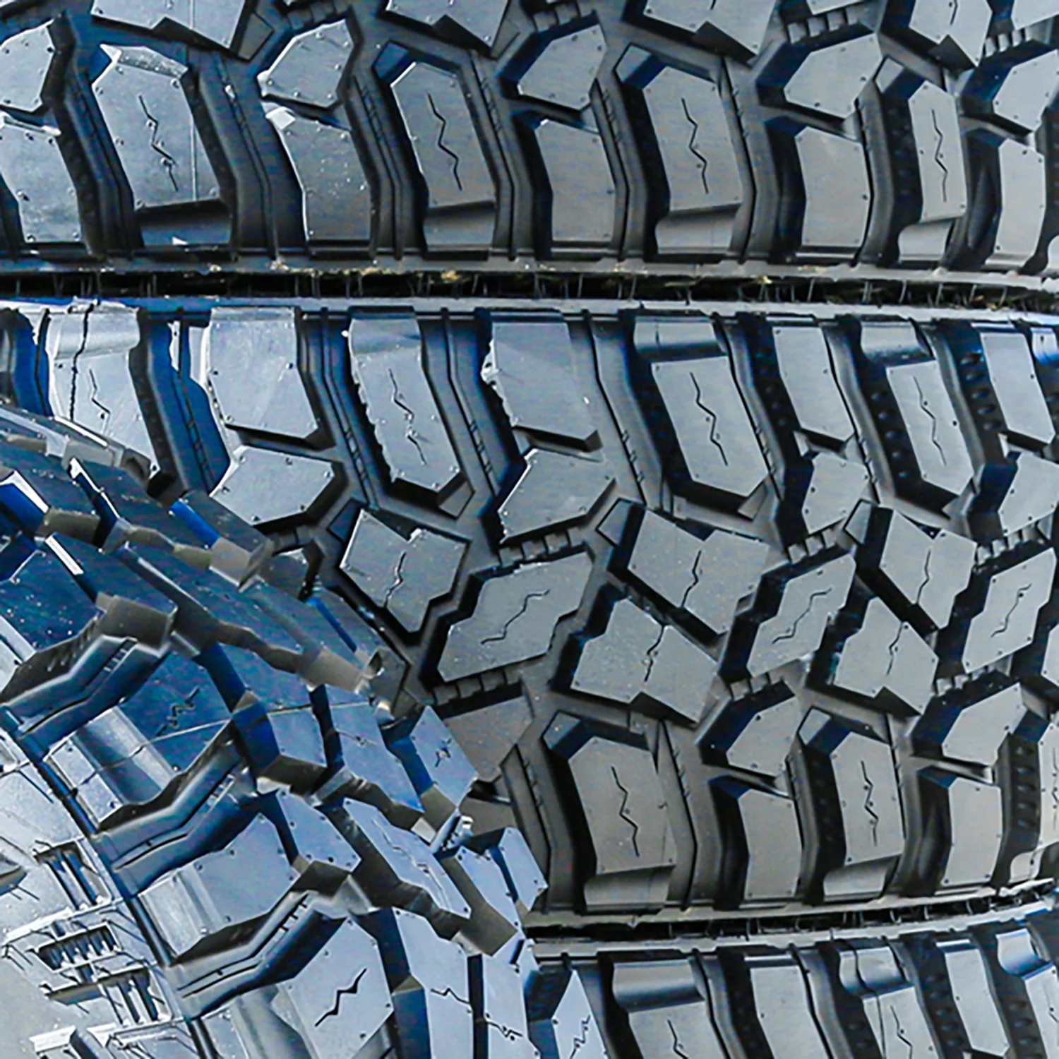 Set of 4 Cooper Discoverer STT Pro 285/75R16 126/123Q E 10 Ply m/t mud Light Truck Tires