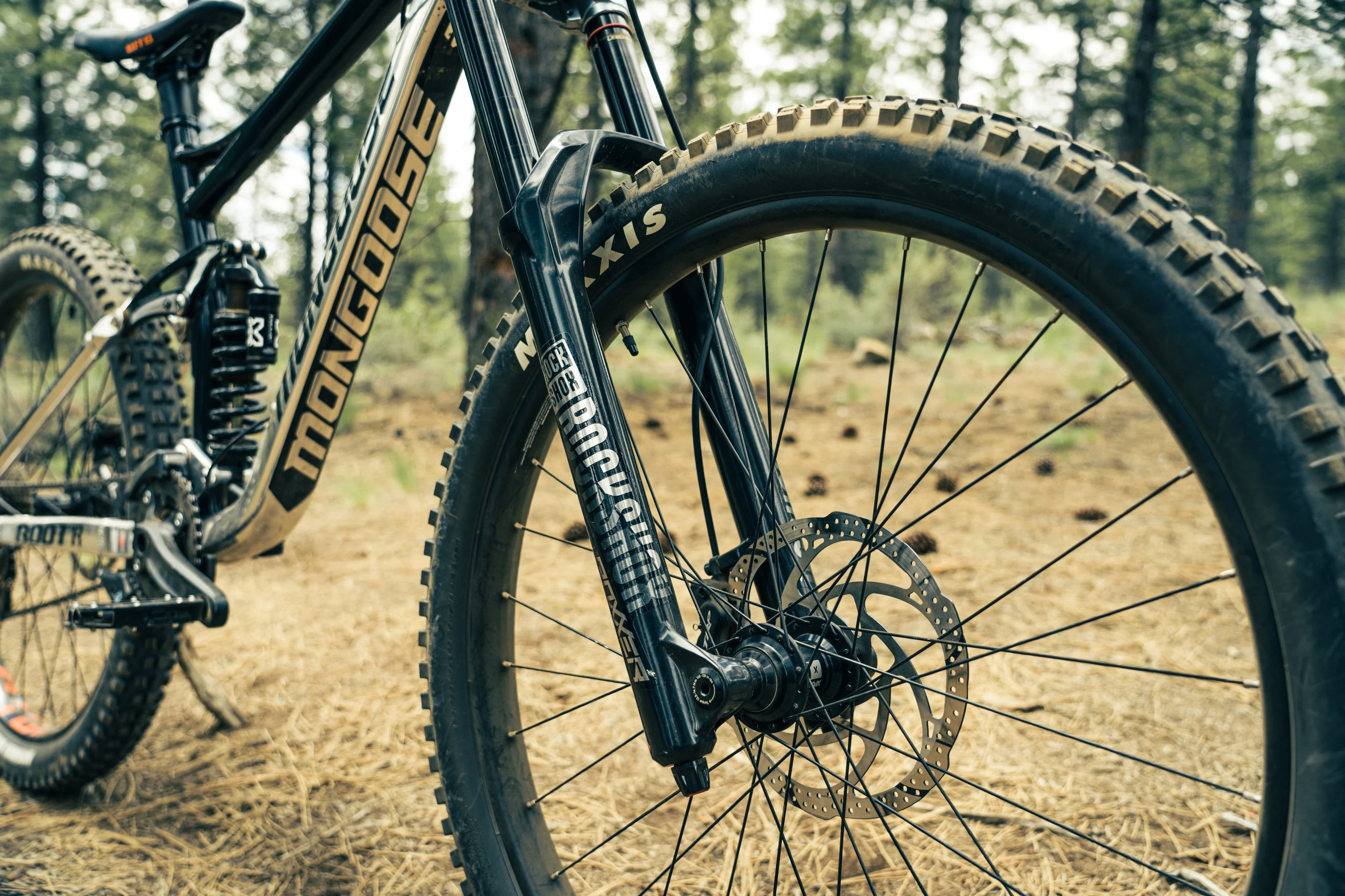 Mongoose Boot'R Adult Unisex 27.5-in. Medium Full-Suspension Mountain Bike, Black