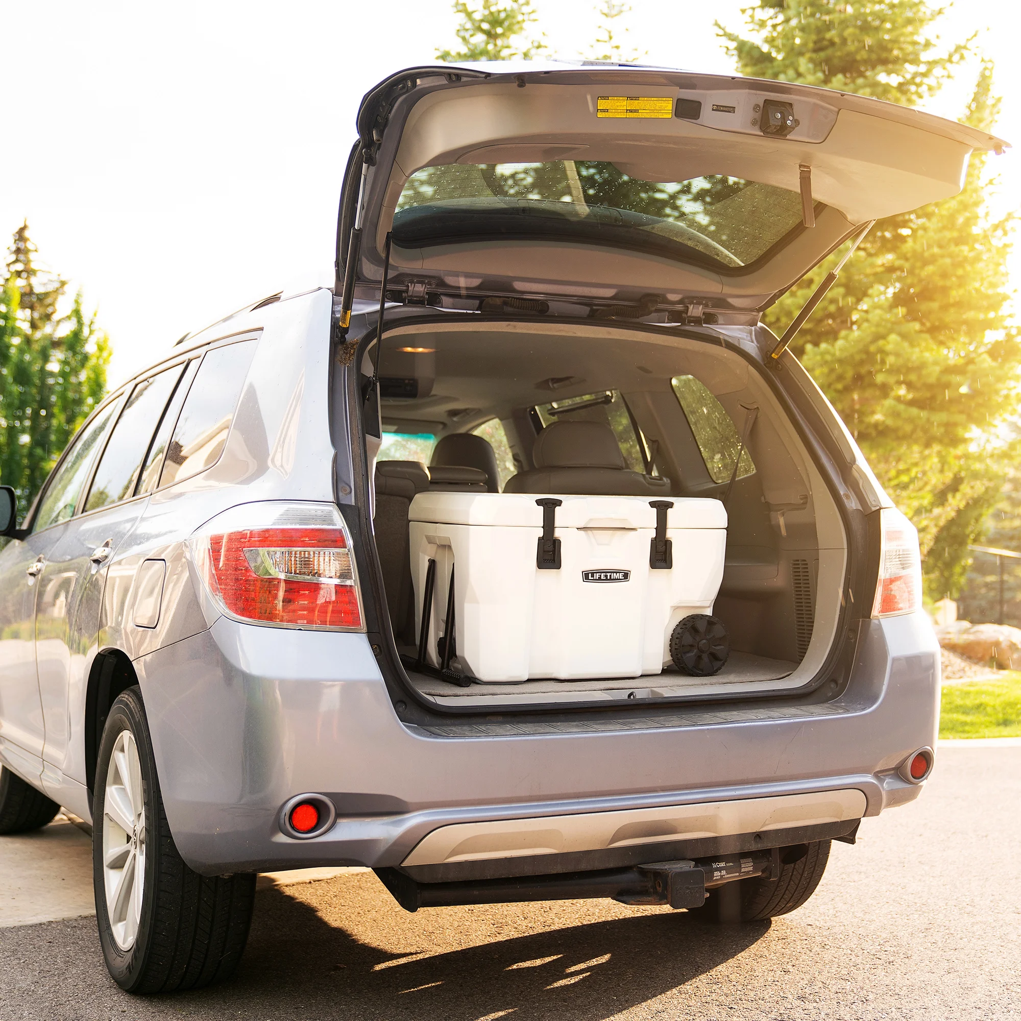 Lifetime 55 qt Bear-Resistant Camping Cooler Wheeled, Premium High Performance, Ice Retention, Hard Cooler, 60 Can Capacity, White (91072)