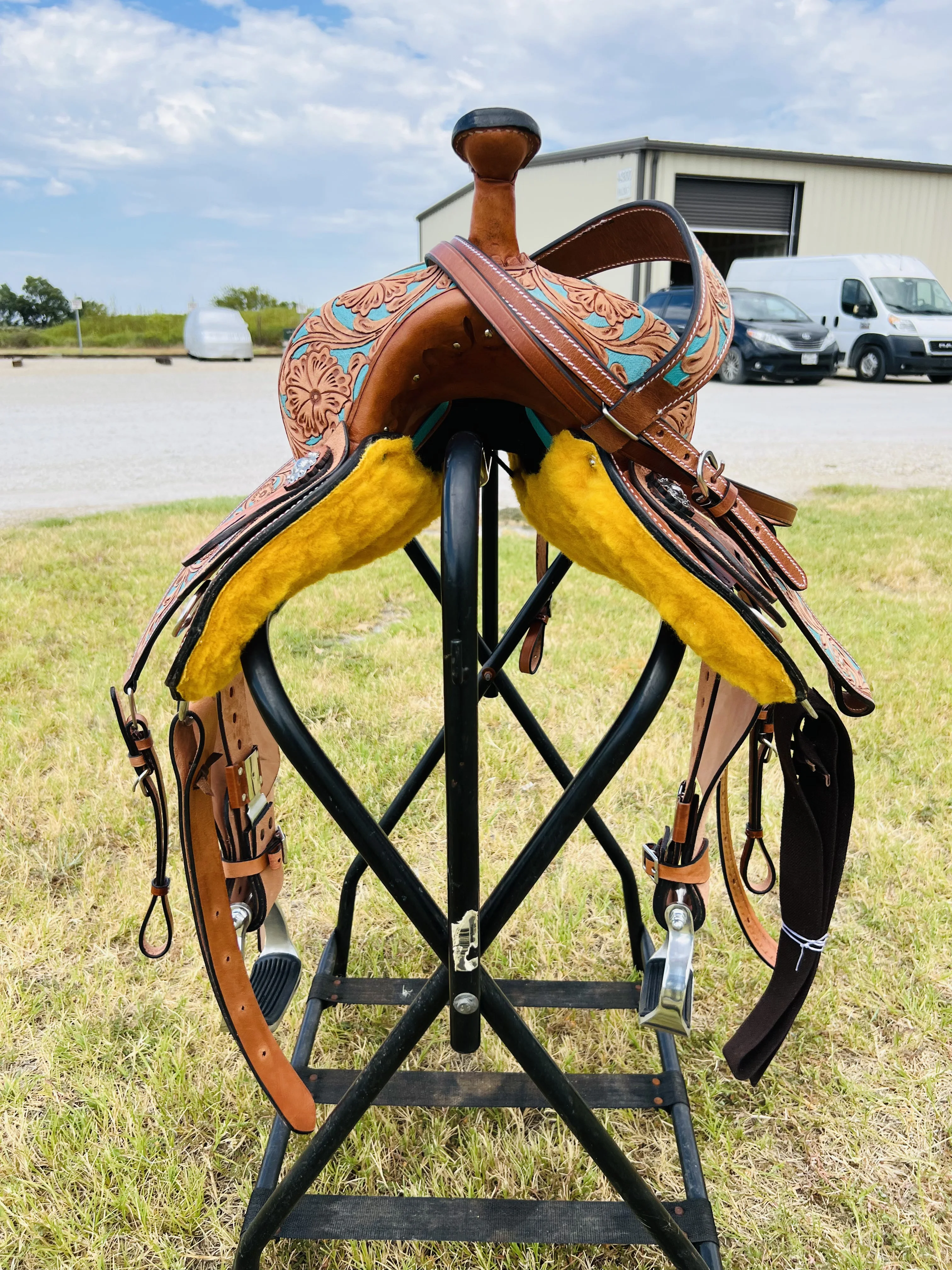 Resistance Adult Western Horse Barrel Saddle For Horse Riding | Floral Tooled With Silver Conchos | Genuine Leather 14