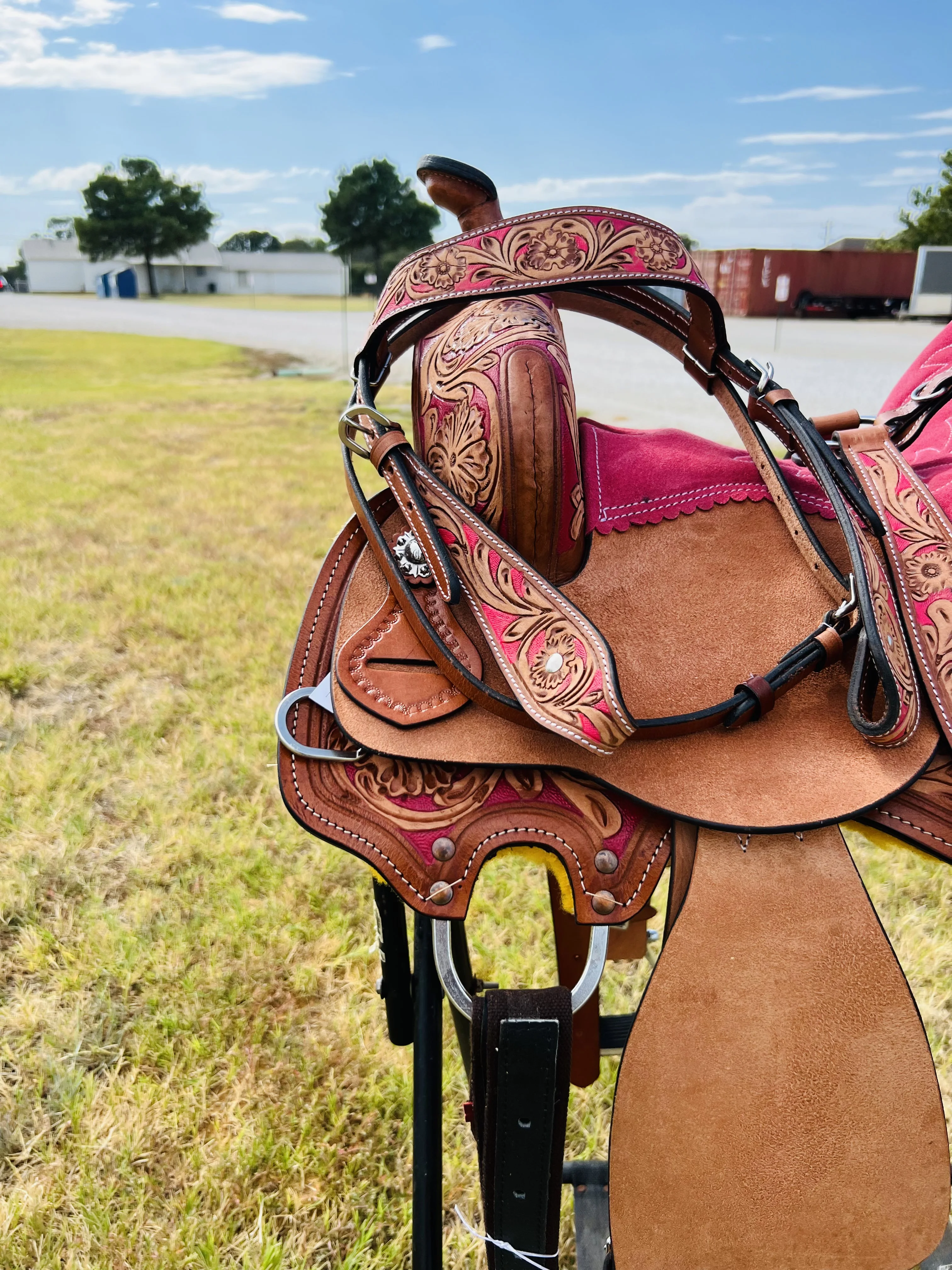 Resistance Adult Western Horse Barrel Saddle For Horse Riding | Floral Tooled With Silver Conchos | Genuine Leather 14