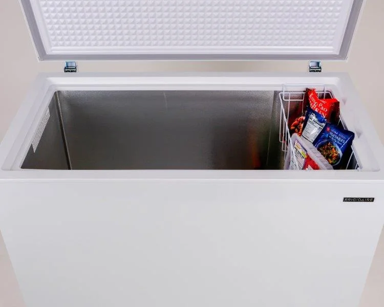 Frigidaire 10.3 Cu. ft. Chest Freezer, Garage Ready, EFRF1005, White